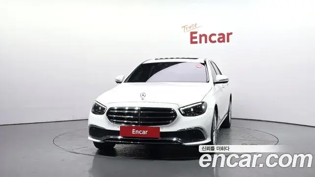 Mercedes-Benz E-Class 2023 — Фото 3/20