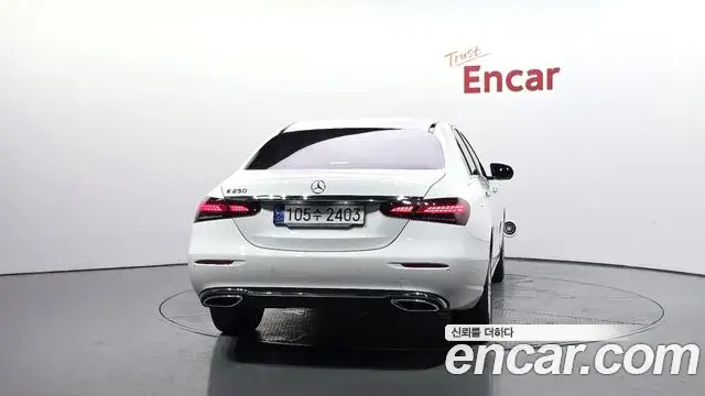 Mercedes-Benz E-Class 2023 — Фото 4/20