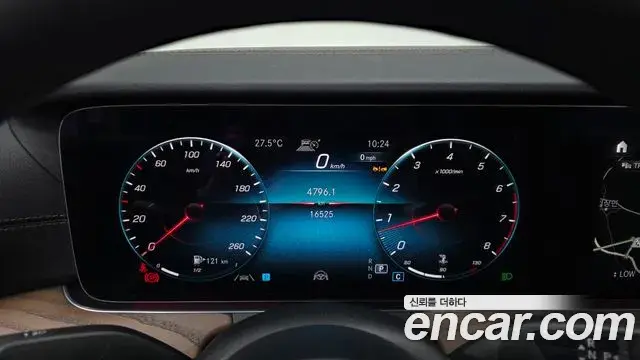 Mercedes-Benz E-Class 2023 — Фото 8/20