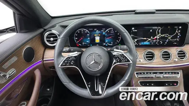 Mercedes-Benz E-Class 2023 — Фото 14/20