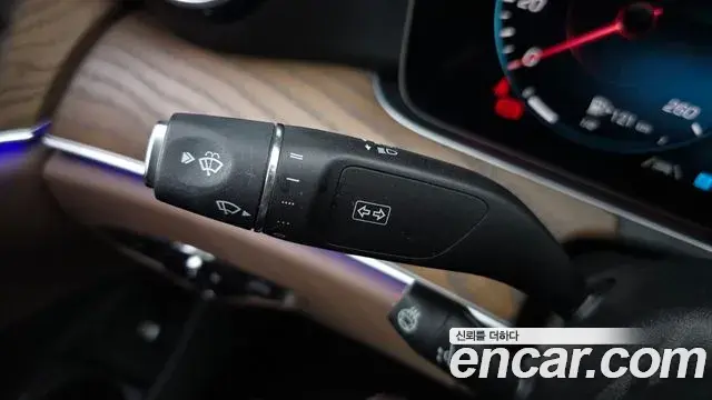 Mercedes-Benz E-Class 2023 — Photo 6/30