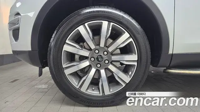 Land Rover Discovery Sport 2018 — Фото 5/20