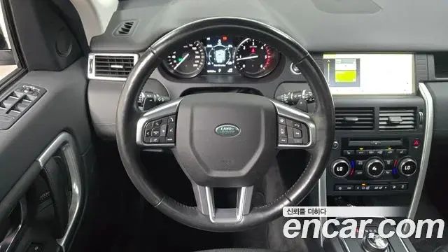 Land Rover Discovery Sport 2018 — Фото 12/20