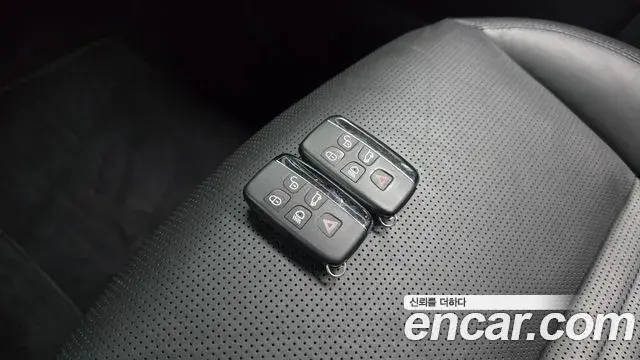 Land Rover Discovery Sport 2018 — Фото 15/20