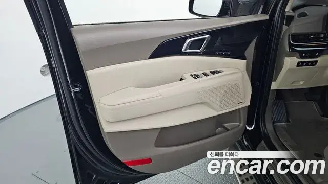 Kia Carnival 2025 — Фото 19/20