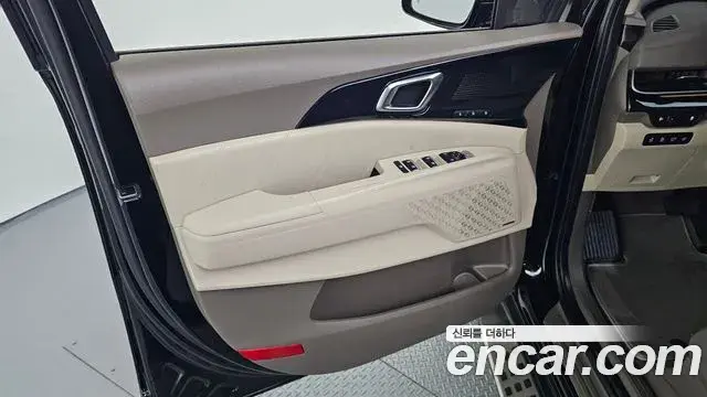 Kia Carnival 2025 — Photo 14/30