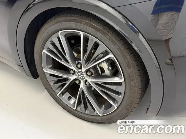 Toyota Prius 2024 — Photo 17/20