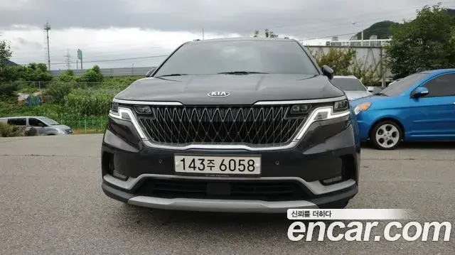 Kia Carnival 2021 — Фото 1/20