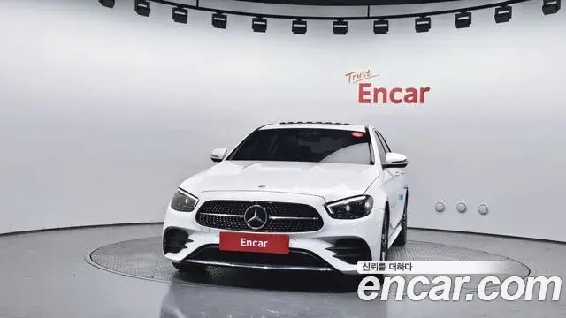 Mercedes-Benz E-Class 2022 — Фото 3/20