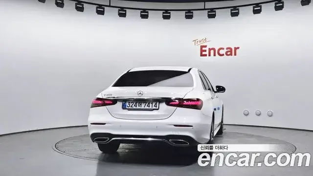Mercedes-Benz E-Class 2022 — Фото 4/20