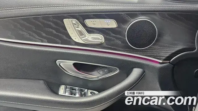 Mercedes-Benz E-Class 2022 — Фото 19/20