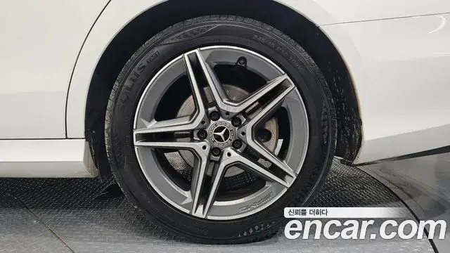 Mercedes-Benz E-Class 2022 — Şəkil 16/30