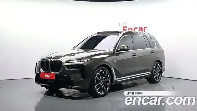 BMW X7 2025 — Фото 1/20