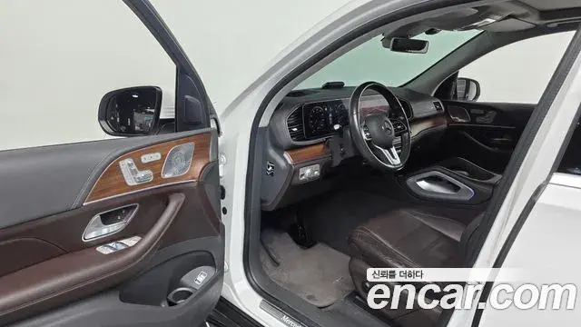 Mercedes-Benz GLE-Class 2020 — Фото 10/20