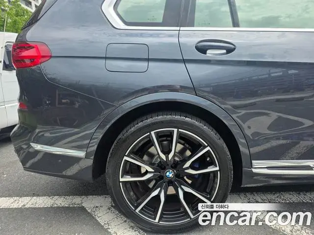 BMW X7 2020 — Фото 9/20