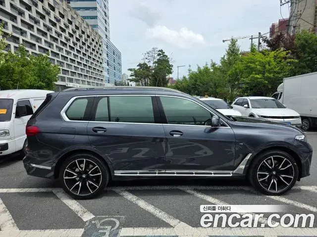 BMW X7 2020 — Фото 14/20