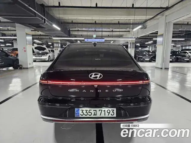 Hyundai Grandeur Hybrid 2023 — ფოტო 1/20