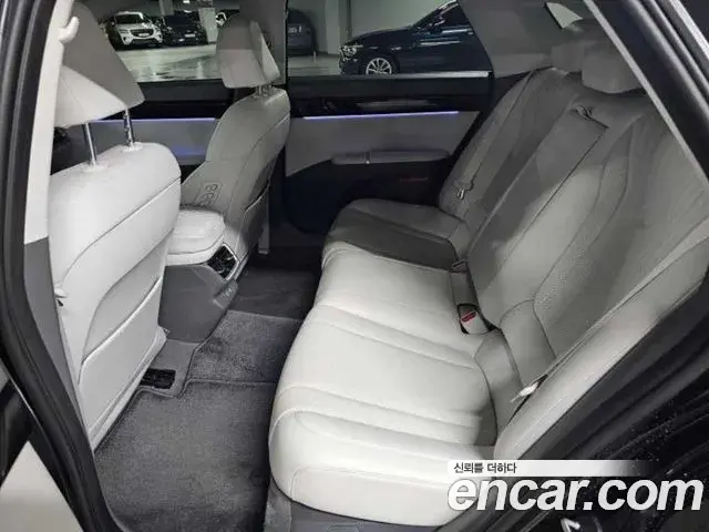 Hyundai Grandeur Hybrid 2023 — ფოტო 9/20