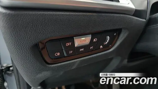 BMW 3 Series 2025 — Photo 26/33