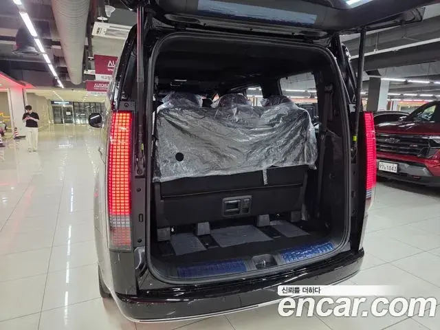 Hyundai Staria 2026 — ფოტო 9/20