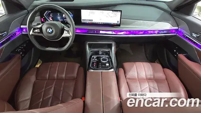 BMW 7 Series 2023 — ფოტო 32/36