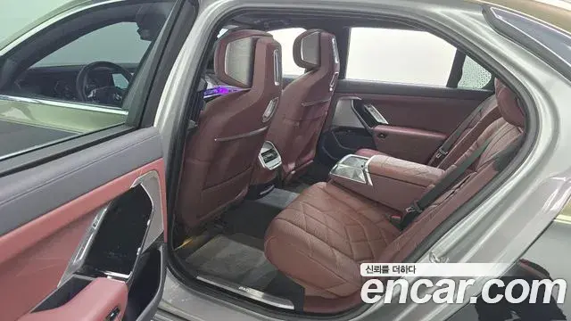 BMW 7 Series 2023 — ფოტო 6/36
