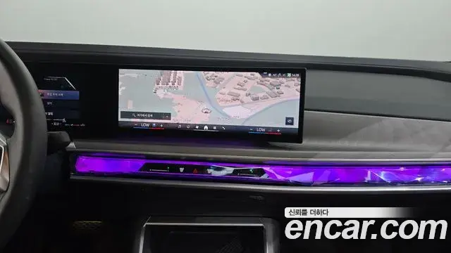 BMW 7 Series 2023 — ფოტო 23/36