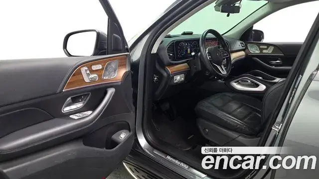 Mercedes-Benz GLE-Class 2020 — Фото 10/20