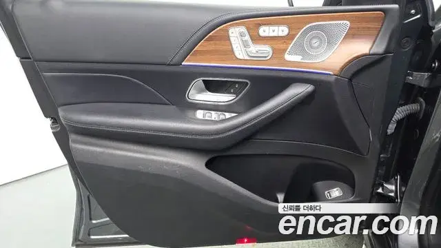 Mercedes-Benz GLE-Class 2020 — Photo 4/34