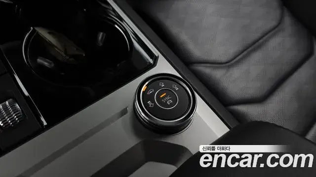 Volkswagen Touareg 2021 — Photo 7/32