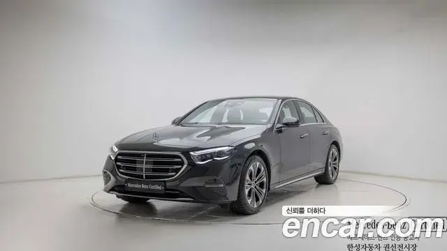 Mercedes-Benz E-Class 2025 — Фото 9/20