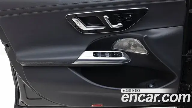 Mercedes-Benz E-Class 2025 — Фото 15/20