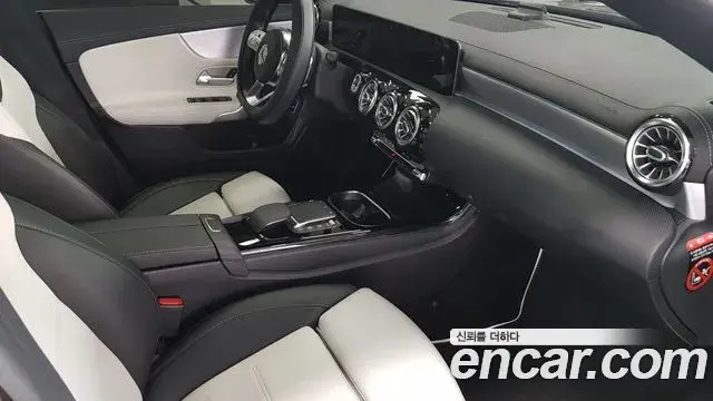 Mercedes-Benz CLA-Class 2020 — Фото 8/17