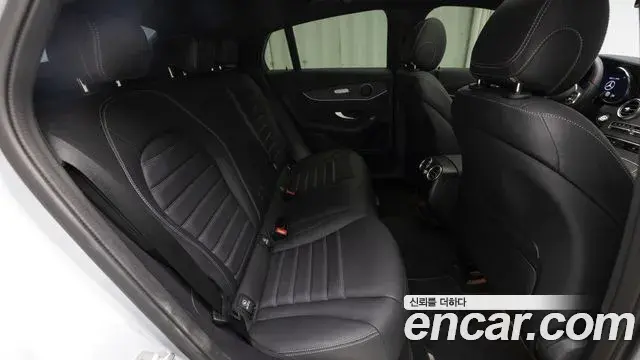 Mercedes-Benz GLC-Class 2022 — Photo 10/20