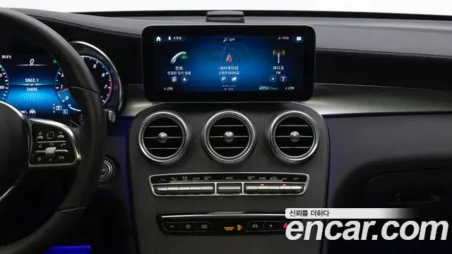 Mercedes-Benz GLC-Class 2022 — Photo 16/20