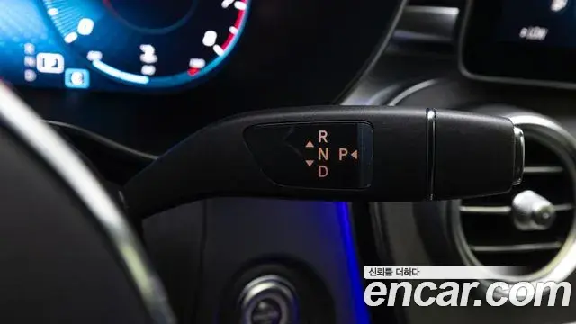Mercedes-Benz GLC-Class 2022 — Photo 19/20