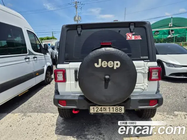 Jeep Wrangler 2023 — ფოტო 2/15