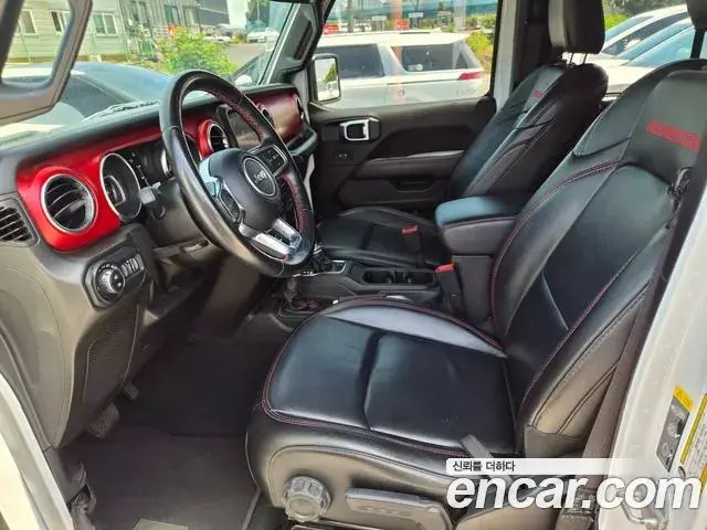Jeep Wrangler 2023 — ფოტო 10/15