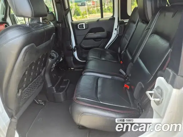 Jeep Wrangler 2021 — Photo 10/17