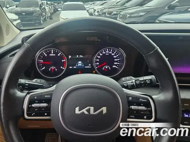 Kia Carnival 2022 — Фото 8/19