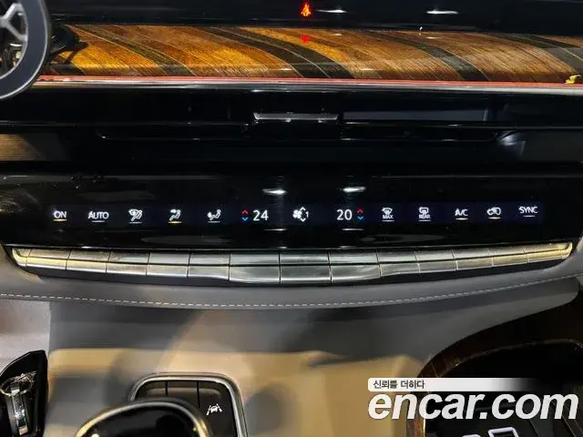 Cadillac Escalade 2021 — Photo 6/20