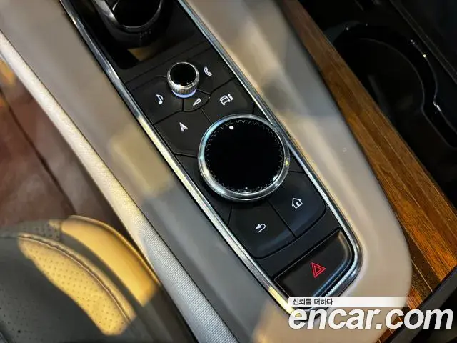 Cadillac Escalade 2021 — Photo 17/20