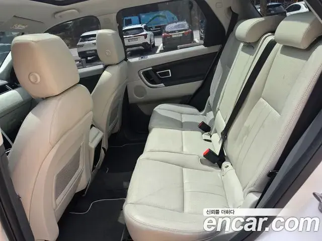 Land Rover Discovery Sport 2019 — ფოტო 7/20