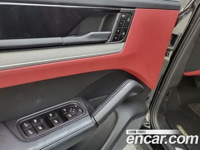 Porsche Cayenne 2025 — ფოტო 11/20