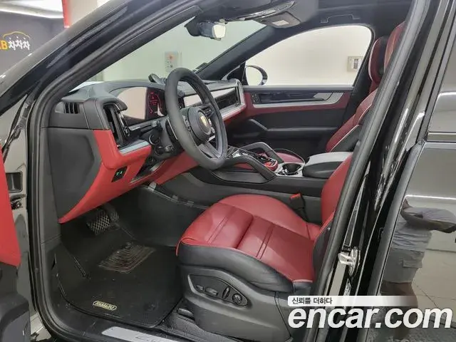 Porsche Cayenne 2025 — ფოტო 5/20