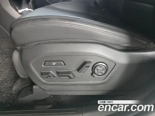 Hyundai Santa Fe 2024 — Photo 9/20