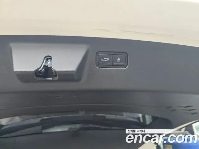 Hyundai Santa Fe 2024 — Photo 8/20