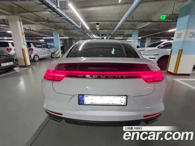 Porsche Panamera 2018 — Şəkil 15/18