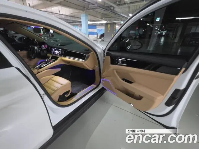 Porsche Panamera 2018 — Şəkil 11/18