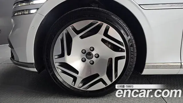 Genesis G90 2022 — Photo 10/49